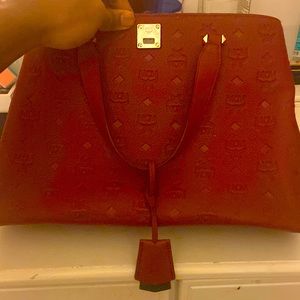 Red Mcm medium sized tote perfect condition